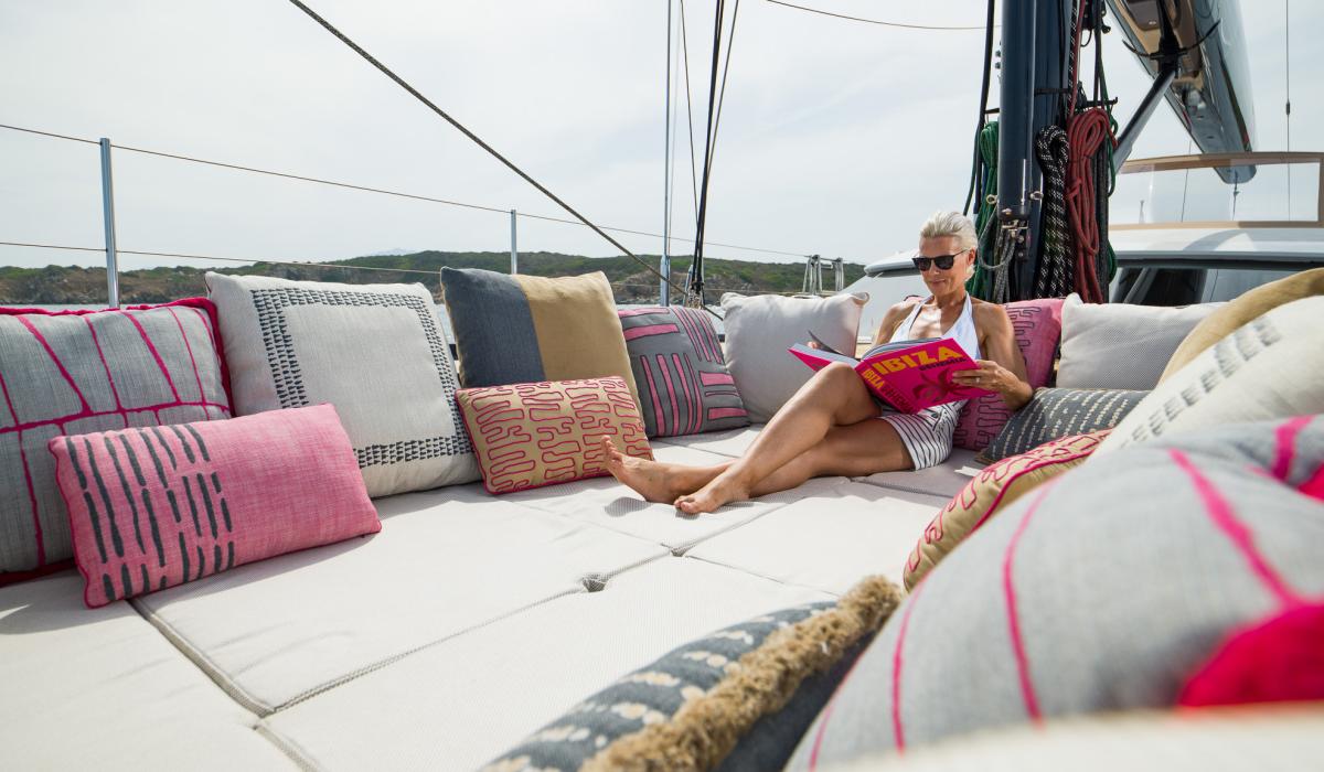 Oyster Yachts Oyster 885 Sailing Yacht Reading Entertaining Spaces