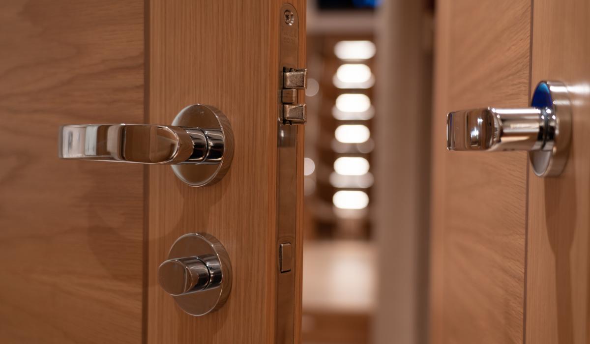 craftmanship on sailing yacht