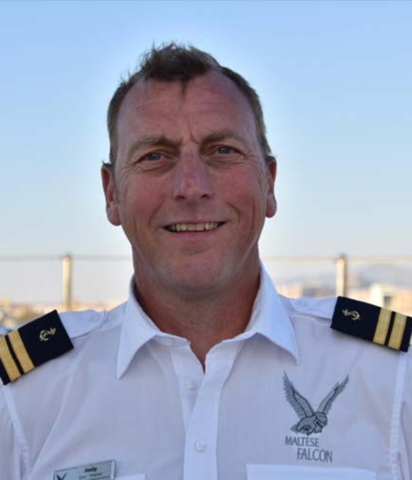 Oyster 885 Sunyo Crew 2